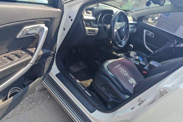 Used Bestune X80 2013 2.0L manual luxury version