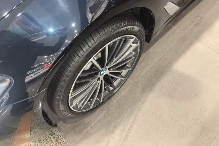 Used BMW 5 Series 2022 Restyled 530Li Leading Edition M Sport Package