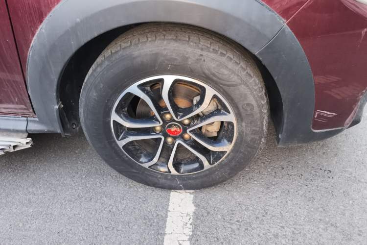 Used FORTHING Joyear XV 2016 1.6L CVT Comfort Model Right Front Wheel Hub