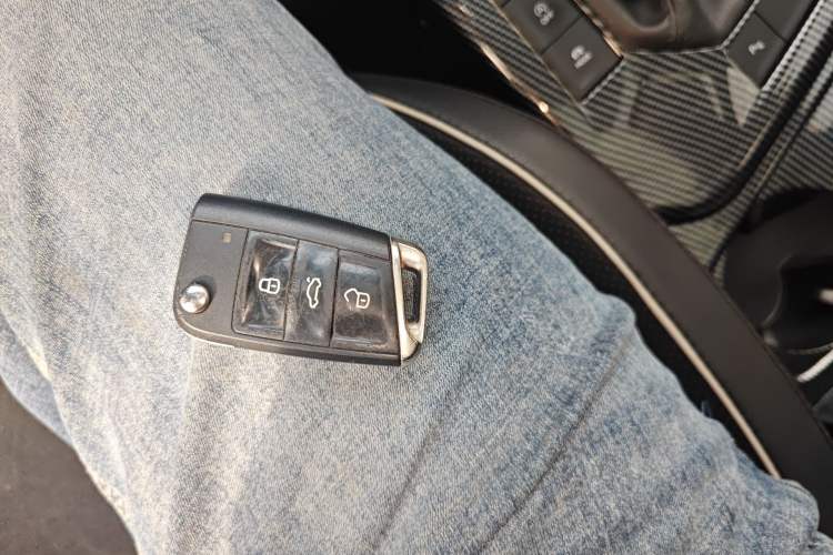 Used Volkswagen Tayron 2020 330TSI Two-Wheel Drive Luxury Connected Pro Edition Vehicle Key