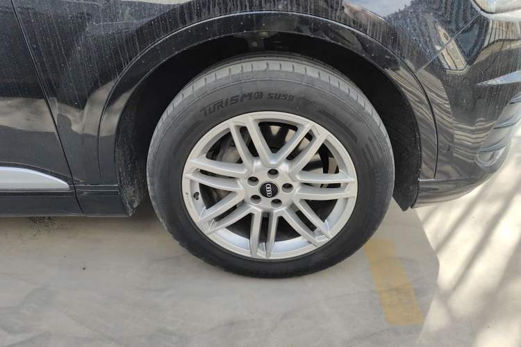 Used Audi Q7 2019 45 TFSI Comfort Model