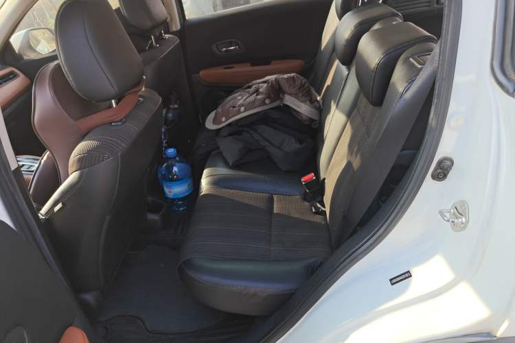 Used Honda Vezel 2016 1.8L CVT Front-Wheel Drive Pioneer Edition