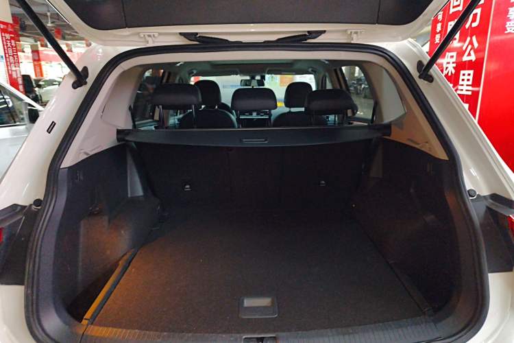 Used Volkswagen Tiguan L 2021 330TSI Automatic Two-Wheel Drive Smart Edition
