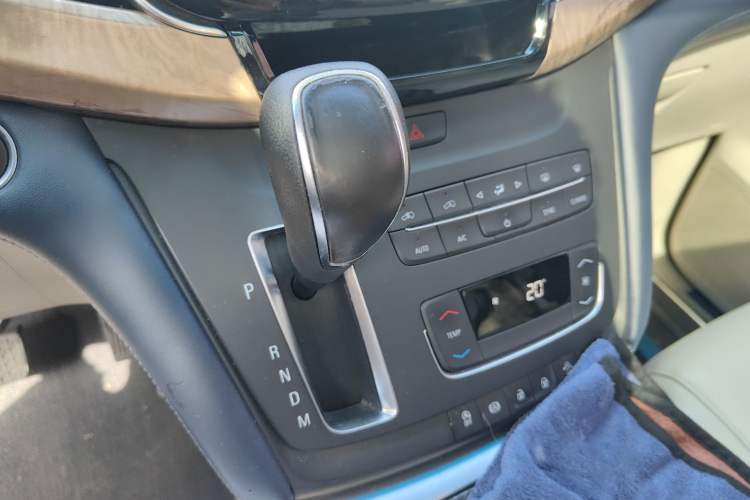 Used Buick GL8 2017 ES 28T Comfort Model China V Standard