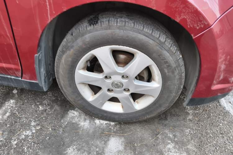 Used Venucia R50 2013 1.6L Manual Luxury Edition
