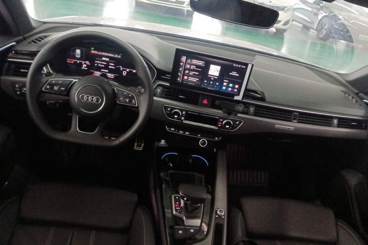 Used Audi A4L 2023 40 TFSI quattro Luxury Dynamic Edition Center Console