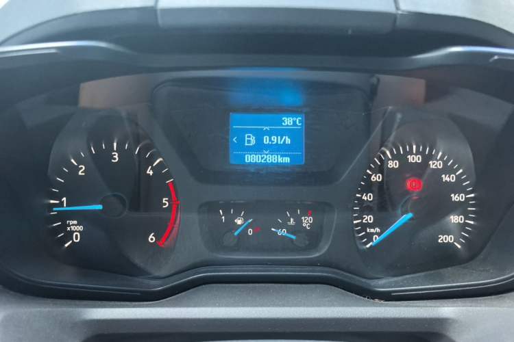 Used Ford Transit 2019 2.0T Diesel Business & Travel Mid-Drive Mid-Roof 7-Seater China VI Standard