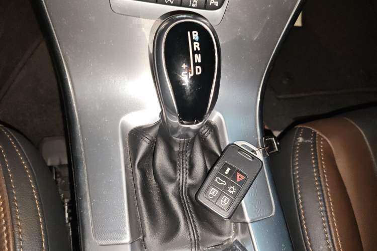 Used Volvo XC60 2017 T5 AWD Smart Upgrade Edition