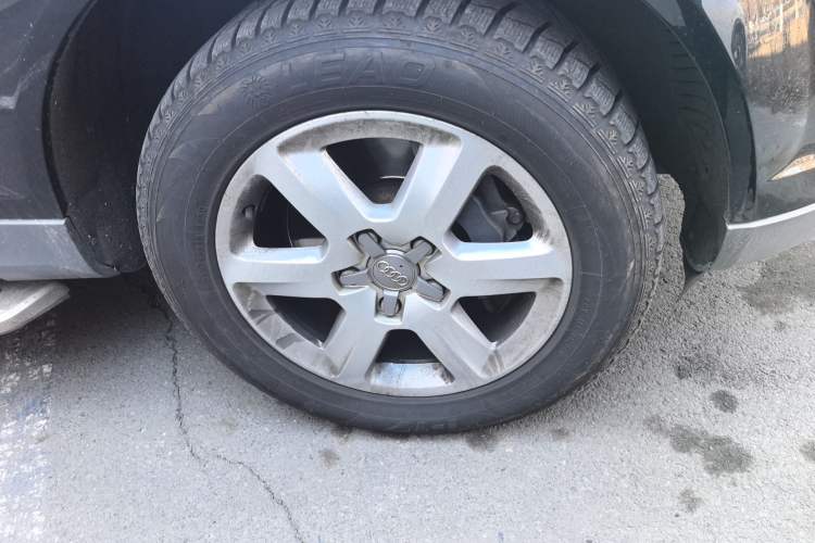 Used Audi Q7 2014 35 TFSI Ambition Edition Right Front Wheel Hub