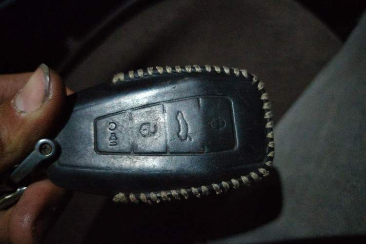 Used Geely Auto Haoyue 2022 1.8TD DCT Luxury 7-Seater Vehicle Key