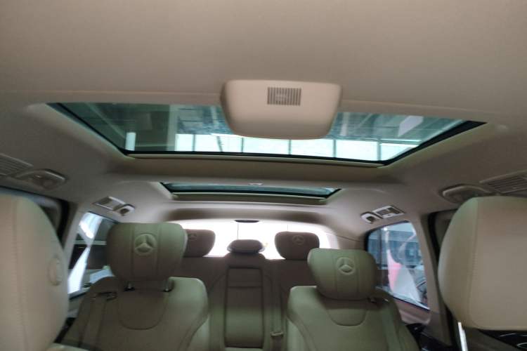 Used Mercedes-Benz V-Class 2022 V 260 Avantgarde Edition