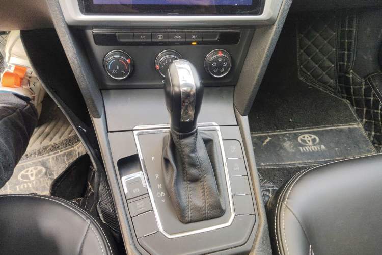 Used Volkswagen Lamando 2019 230TSI DSG Vision Edition China VI Standard Gear Lever