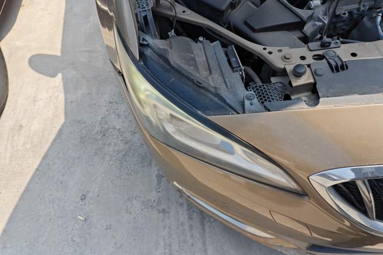 Used Buick Verano 2015 Sedan 15S Automatic Leading Model Right Front Headlight