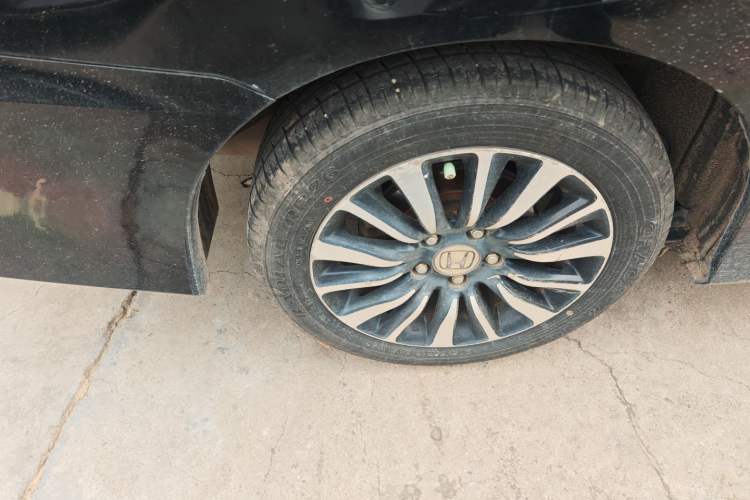 Used Honda Crider 2015 1.8L automatic comfort version Exterior 3