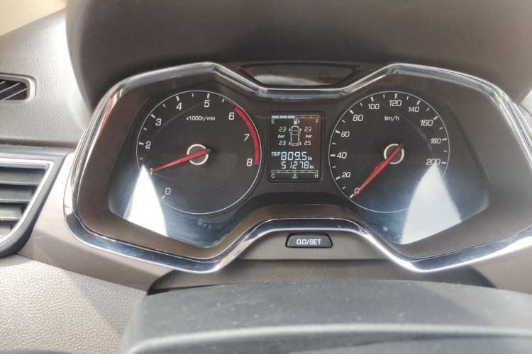 Used Baojun 310W 2017 1.5L Manual Fashion Model China V