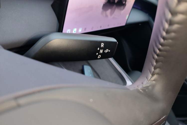 Used Nissan N6 2026 Model 180 Max
