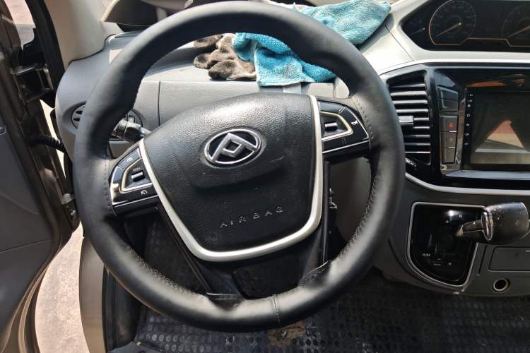 Used SAIC MAXUS Xintu V80 2018 2.5T AMT Commercial & Travel Long Wheelbase Mid-Roof 9-Seater