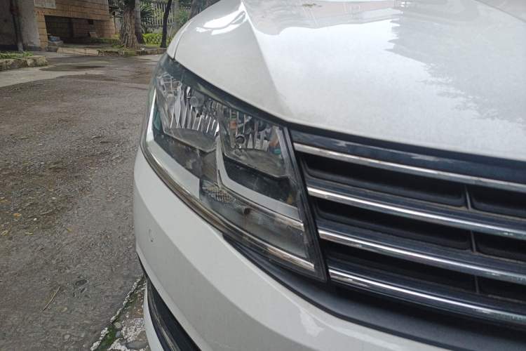 Used Volkswagen Lavida 2017 1.6L Automatic Comfort Edition
