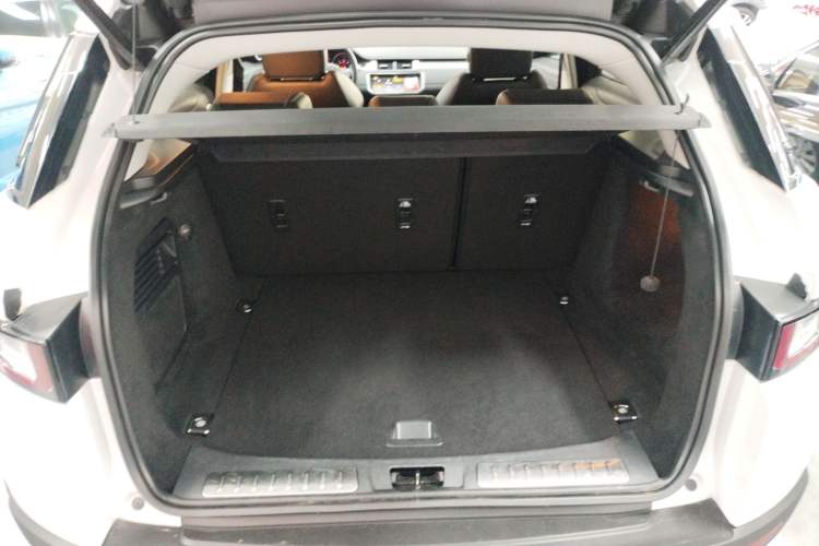 Used Land Rover Range Rover Evoque 2018 240 PS SE Smart Brilliance Edition
