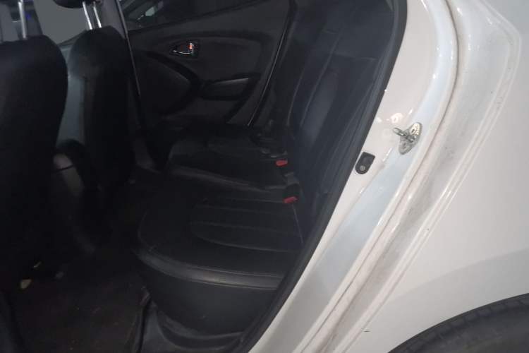 Used Hyundai ix35 2015 2.0L Automatic 2WD Smart Version China V Standard