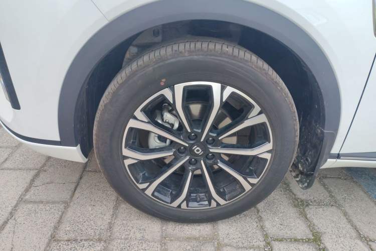 Used CHANGAN NEVO Q05 2025 Truly Delicious Version 125cc Beyond-Excellent Type Left Front Wheel Hub