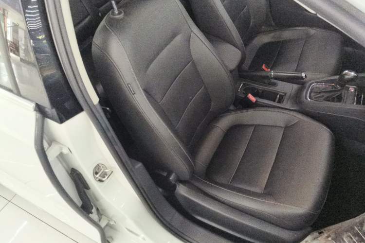 Used Volkswagen Sagitar 2017 1.6L Automatic Comfort Model Right Front Seat
