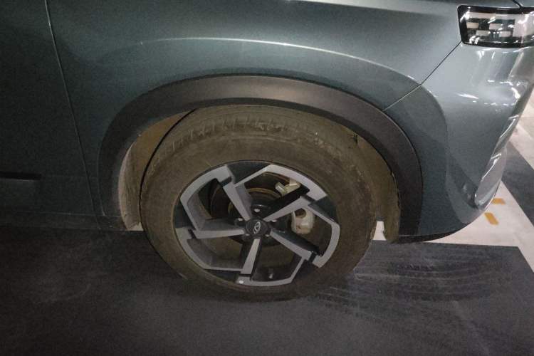 Used Chery Explore 06 2023 Urban Edition 1.6T Two-Wheel Drive Luxury Right Front Wheel Hub