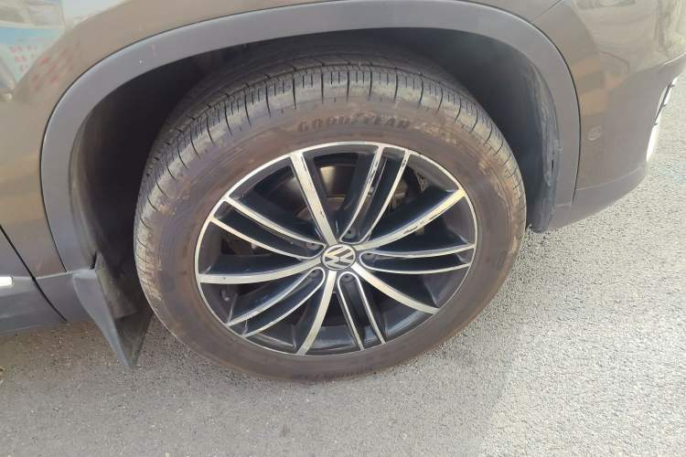 Used Volkswagen Tiguan L 2016 330TSI Automatic All-Wheel-Drive Flagship Edition