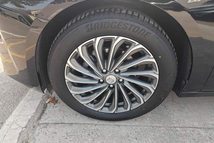 Used Buick LaCrosse 2024 28T Luxury Edition Exterior 3