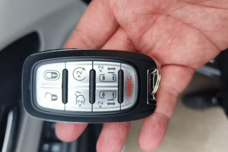 Used Chrysler Grand Voyager PHEV 2019 3.6L Plug-in Hybrid
