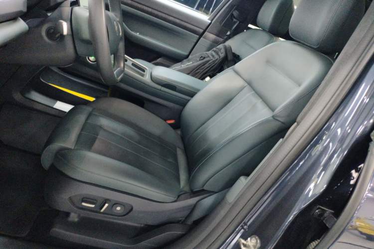 Used Nio ES8 2023 100kWh Signature Edition
