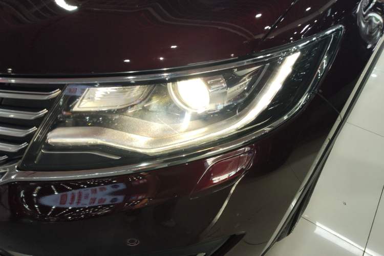 Used Lincoln MKX 2017 2.0T Two-Wheel Drive Deluxe Edition
