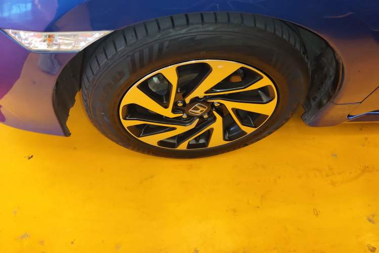 Used Honda Civic 2016 220TURBO CVT Luxury Edition Exterior 4