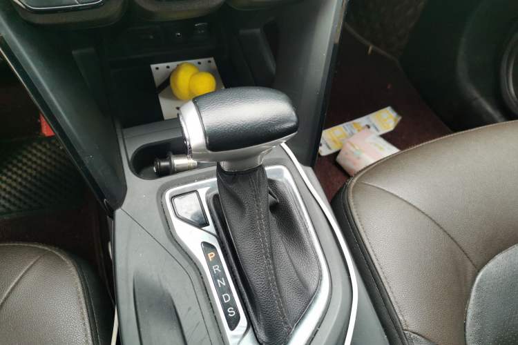 Used GAC Trumpchi GS4 2015 200T G-DCT Luxury Edition Gear Lever