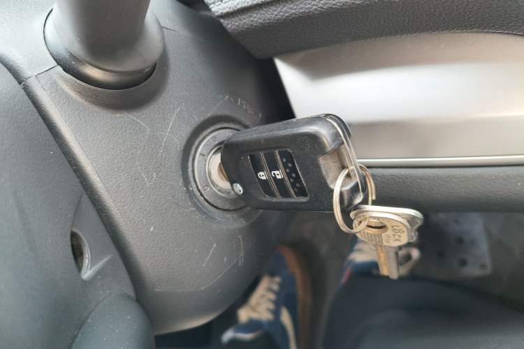 Used Honda CR-V 2016 2.0L Two-Wheel Drive Classic Edition Vehicle Key