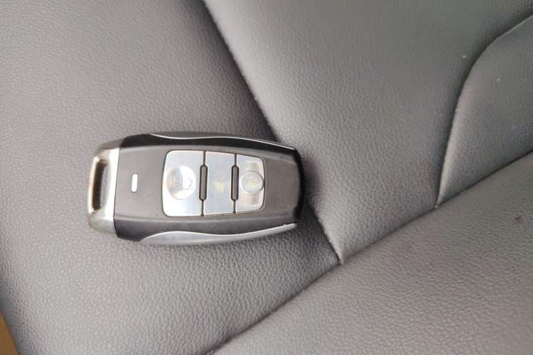 Used Haval H2 2018 Chuanxiang Edition Blue Badge 1.5T Dual-Clutch Two-Wheel Drive Fashionable Model
