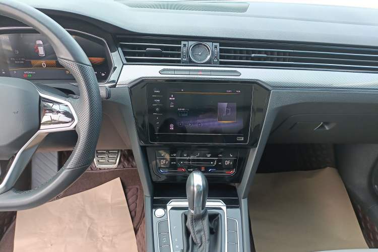 Used Volkswagen Magotan 2023 2 Million Units Limited Edition 330TSI DSG Leading Version Audio And AC Panel