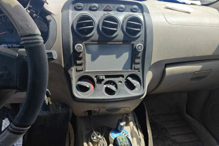 Used Wuling Hongguang 2010 1.4L Standard Version Audio And AC Panel