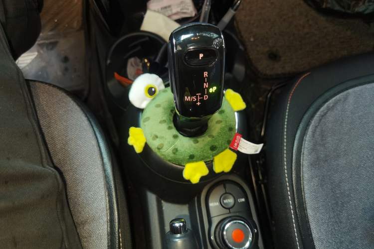 Used MINI 2021 1.5T ONE PLUS Five-Door Edition Gear Lever