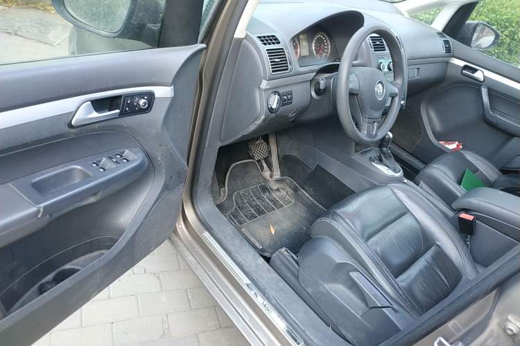 Used Volkswagen Touran 2015 1.4T DSG Comfort Edition 5 Seats
