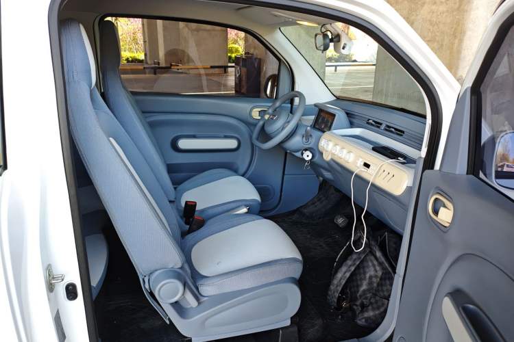 Used Bestune Pony 2025 222km Lightning Horse Right Front Seat