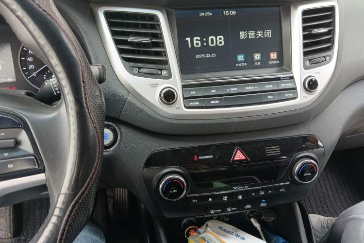 Used Hyundai Tucson 2018 1.6T Dual-Clutch Two-Wheel Drive 15th Anniversary Special Edition
