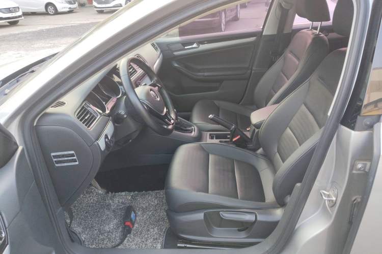 Used Volkswagen Sagitar 2016 230TSI 25th Anniversary Edition Left Front Seat