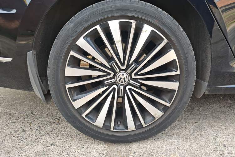Used Volkswagen Passat 2019 330TSI Luxury Edition China VI Standard Right Rear Wheel Hub