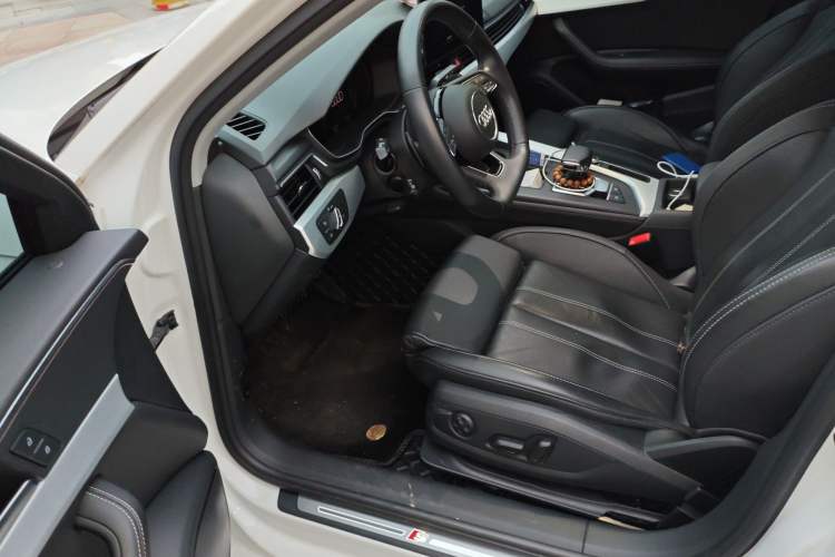 Used Audi A4L 2022 40 TFSI Luxury Dynamic Model
