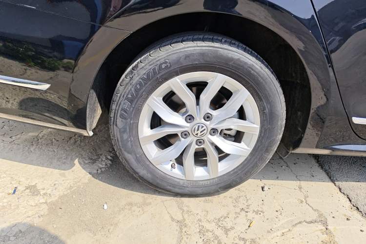 Used Volkswagen Passat 2017 280TSI DSG Luxury Edition Right Rear Wheel Hub