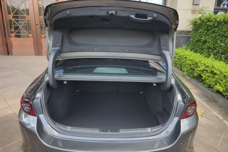 Used Mazda 3 Axela 2020 2.0L Automatic Zhiya Edition Trunk