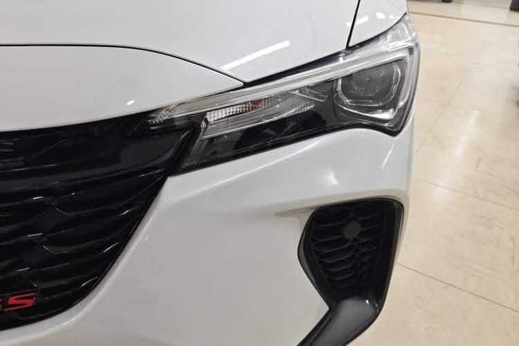 Used Buick Verano 2023 Pro GS Hunter Wind Edition Left Front Headlight