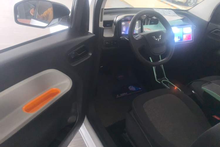 Used Wuling Hongguang MINIEV 2020 Enjoyment Model Lithium Iron Phosphate Driver Seat