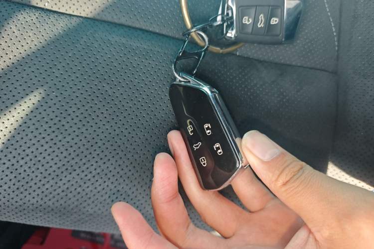 Used Volkswagen Tiguan L 2024 PRO 380TSI Four-Wheel Drive R-Line Prestige Edition Vehicle Key